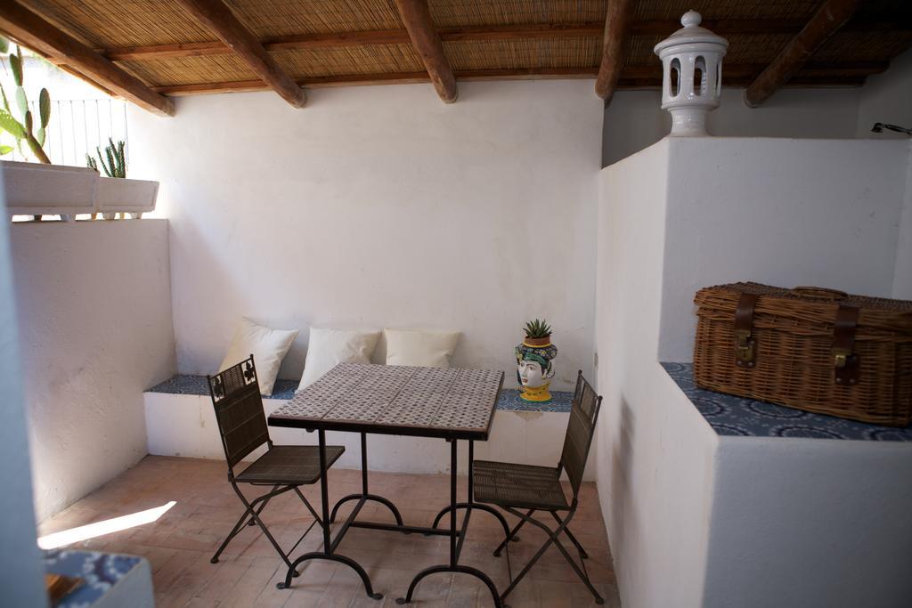 Апартаменты La Terrazza Sul Mare Санта-Марина-Салина Экстерьер фото